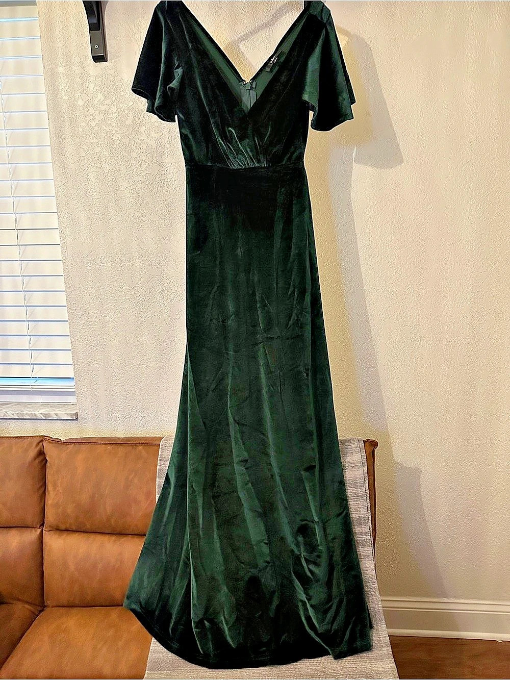 Lulus Emerald Green Velvet V-Neck Maxi Dress Like New